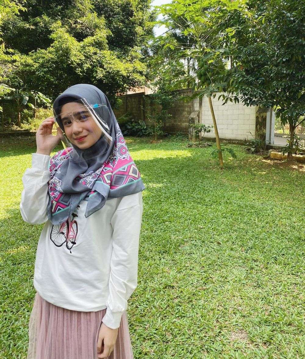 Potret tissa biani saat mengenakan hijab