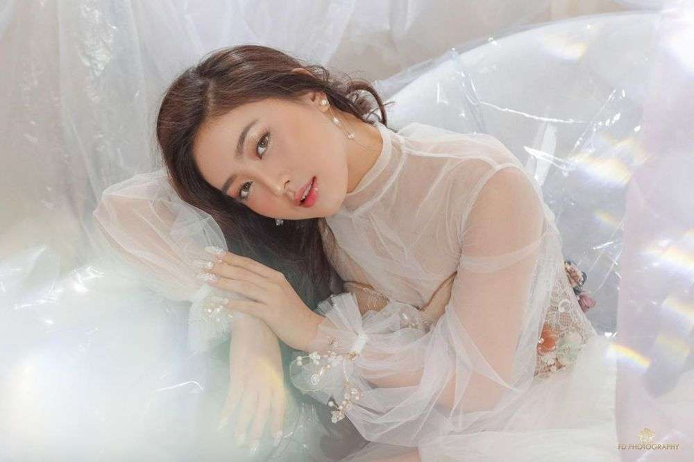 Gaya Pemotretan Natasha Wilona di Bathtub