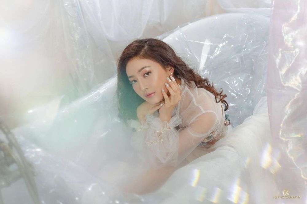 Gaya Pemotretan Natasha Wilona di Bathtub