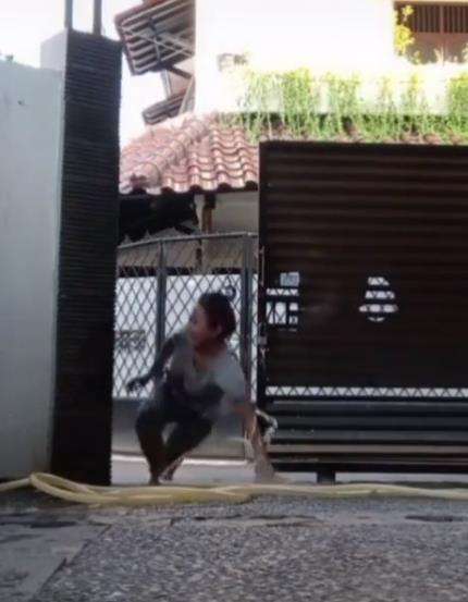 Jatuh bangun jadinya.