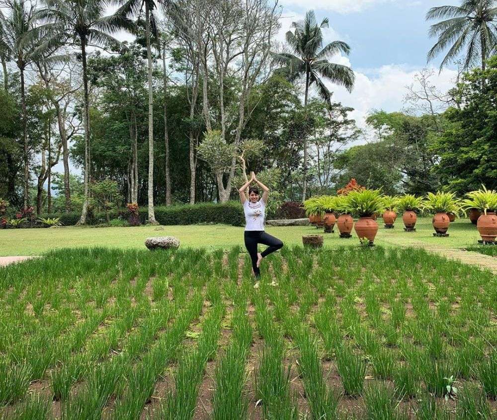 Potret keseruan liburan Tya Ariestya di Jogja dan Magelang Potret keseruan liburan Tya Ariestya di Jogja dan Magelang