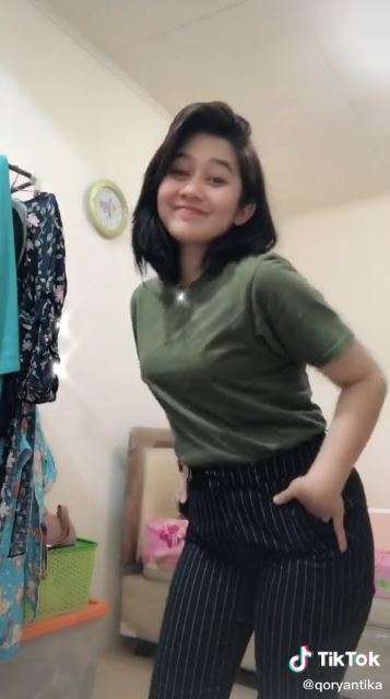 Potret Qory Antika,selebgram yang mirip Nike Ardilla