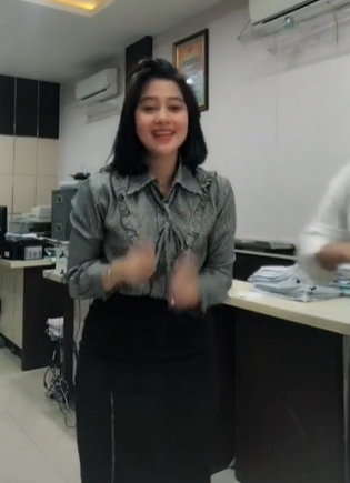 Potret Qory Antika,selebgram yang mirip Nike Ardilla