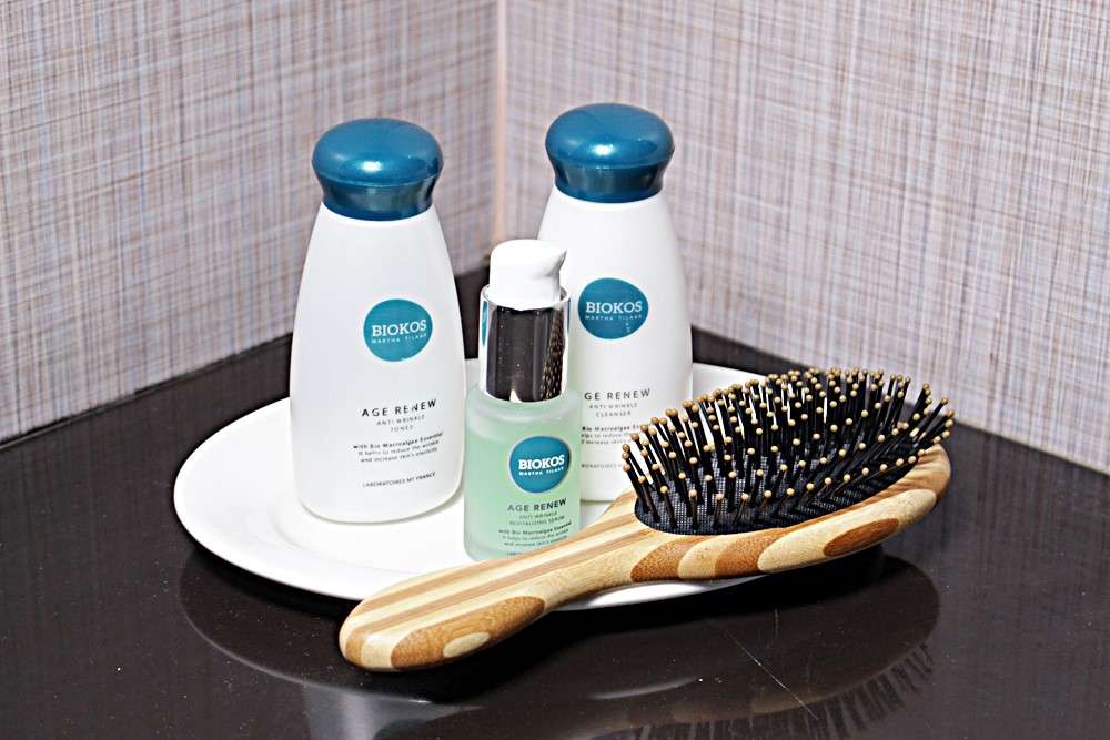 Mencoba Rangkaian Biokos Age Renew, Hidrasi Maksimal Kulit Kering dan Sensitif Mencoba Rangkaian Biokos Age Renew, Hidrasi Maksimal Kulit Kering dan Sensitif