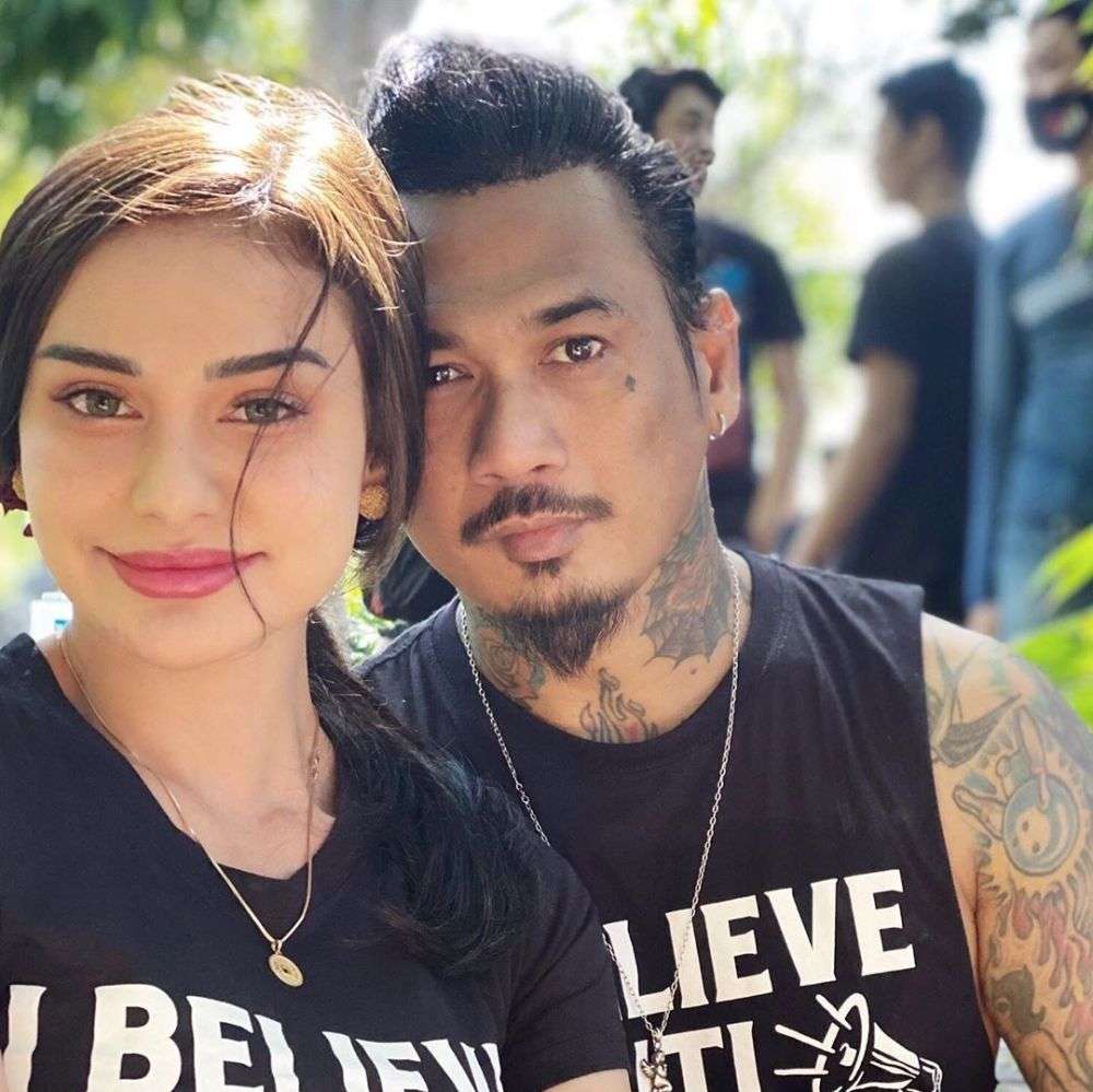 Pasangan seleb terpaut belasan tahun