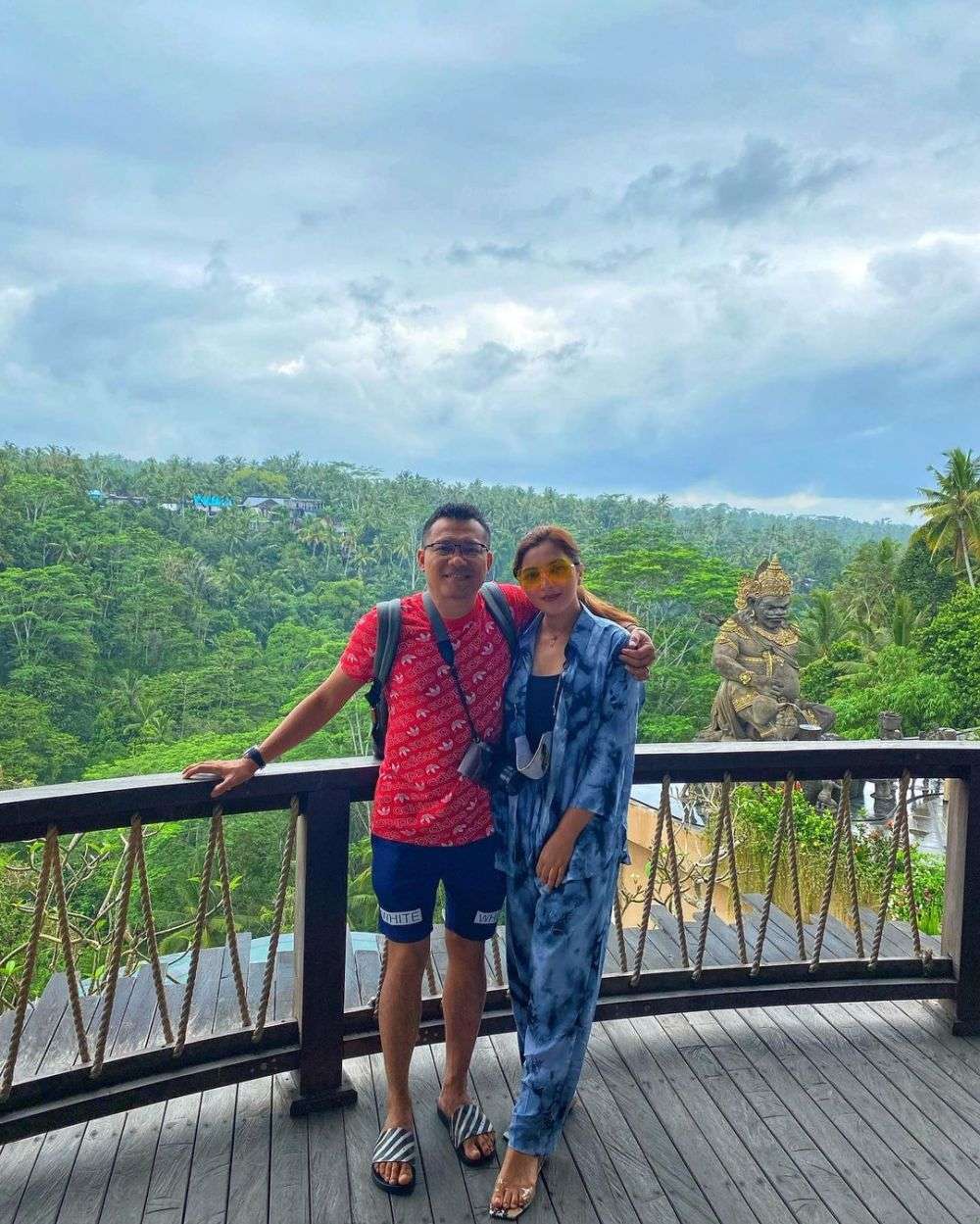 Pasangan seleb terpaut belasan tahun