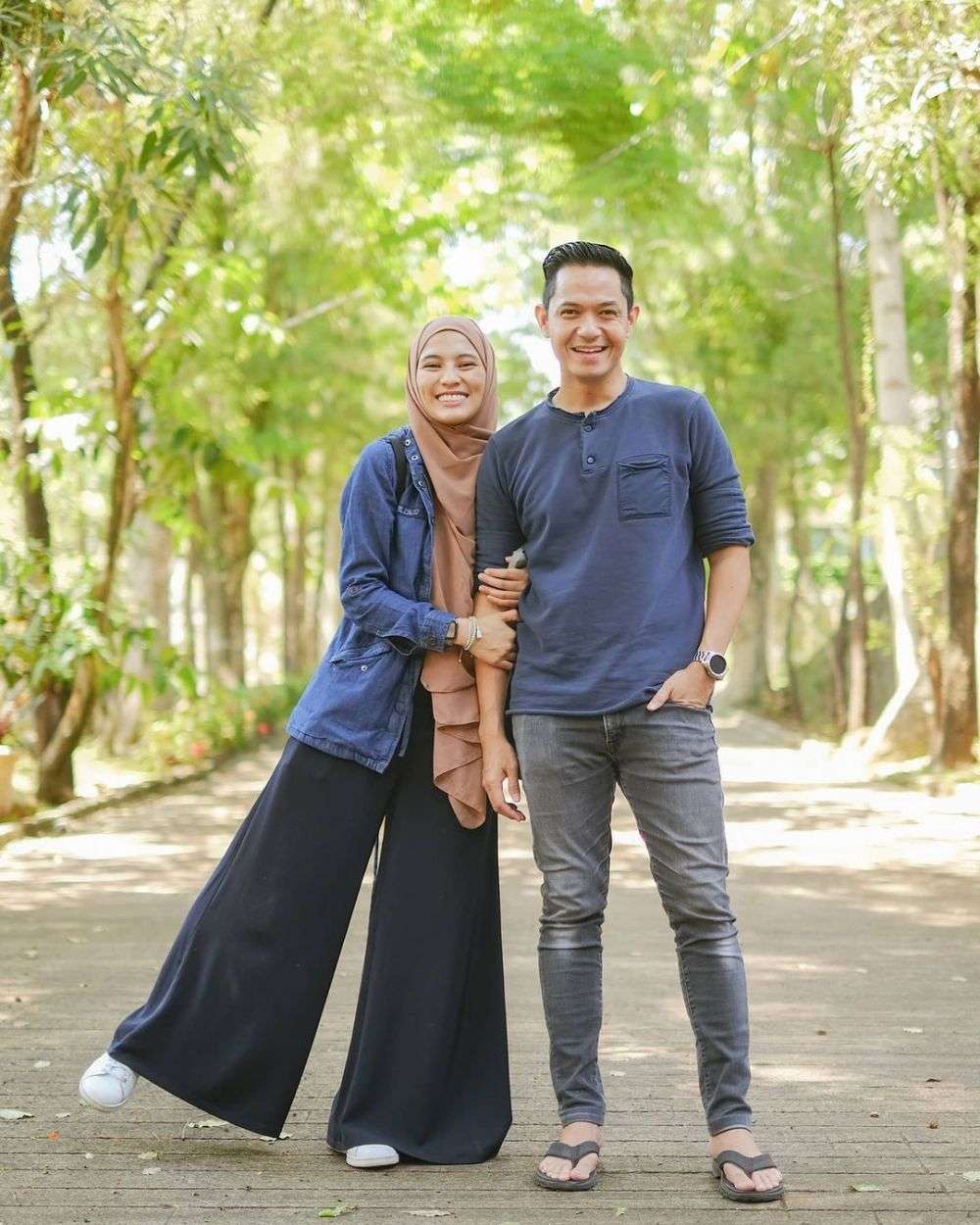 Pasangan seleb terpaut belasan tahun