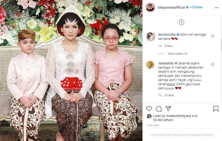 Tata Janeeta menikah lagi. Tata Janeeta menikah lagi.