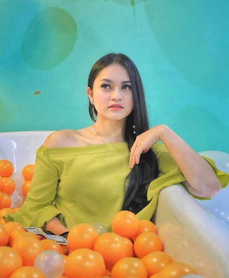 Potret Nadya Indry, kekasih yang dikabarkan dekat dengan Lutfi Agizal