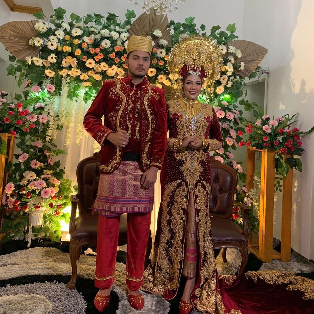 Aher dan Elly Sugigi