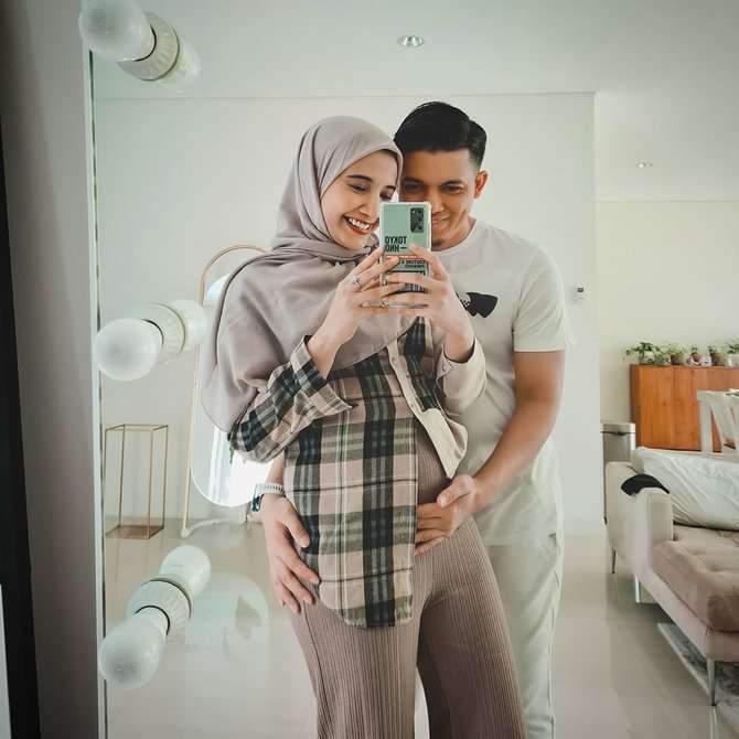 Potret romantis Irwansyah dan Zaskia Sungkar