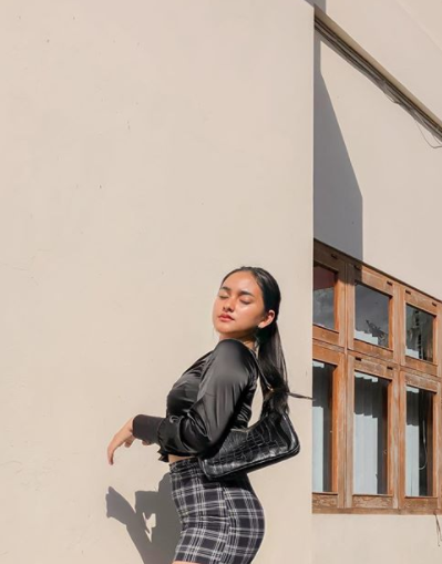 Potret Selma Contana, kembaran Syifa Hadju
