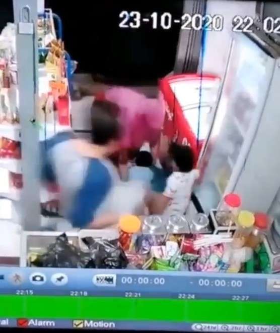 Pria tendang anak balita
