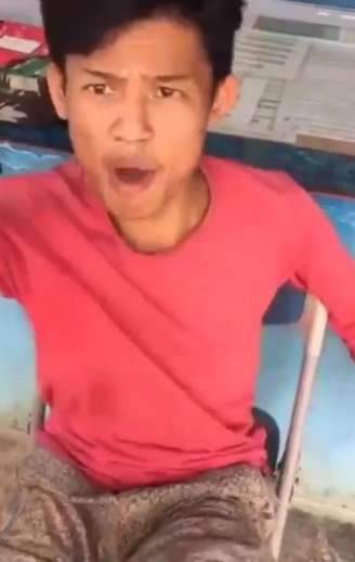 Pria palak sopir truk