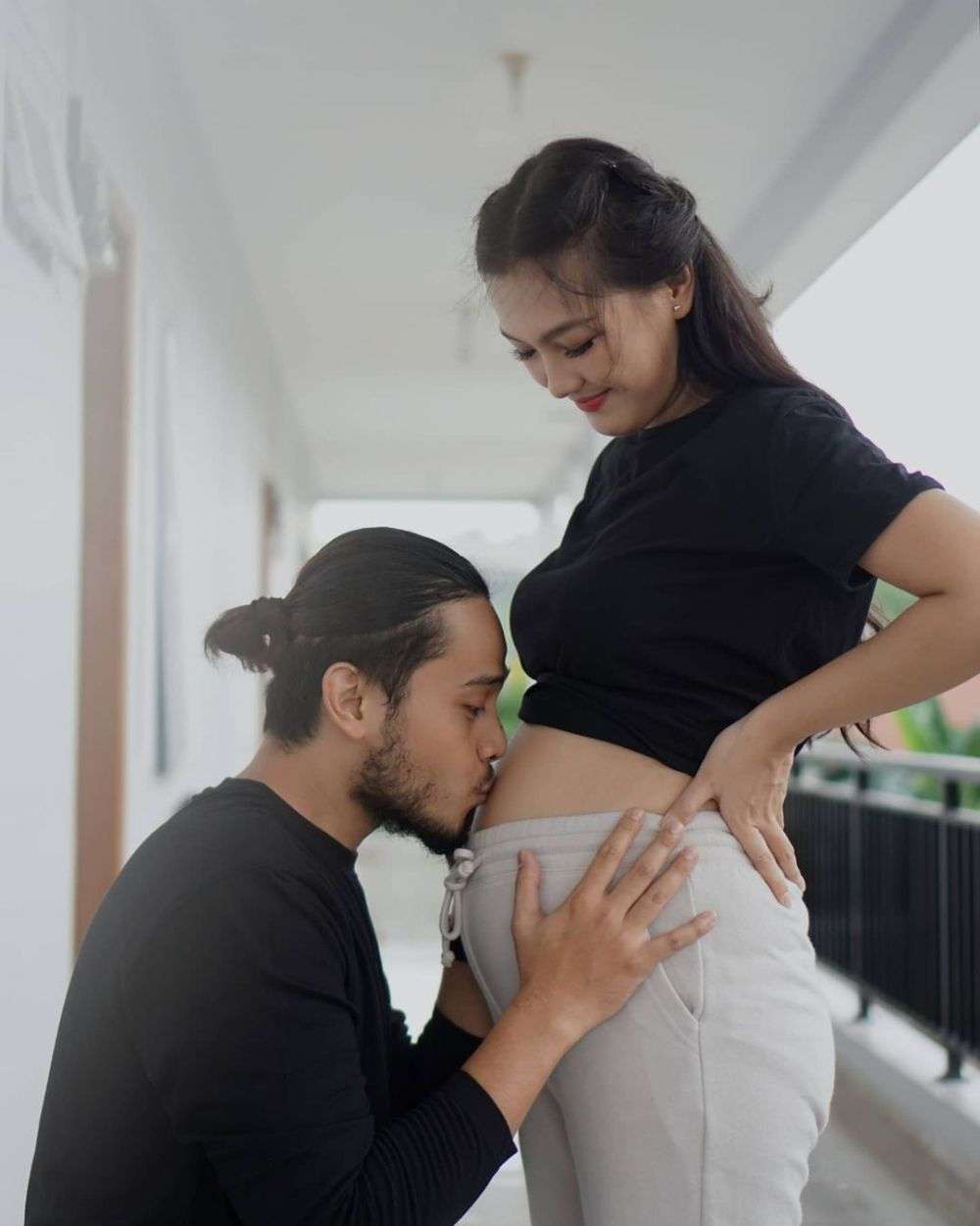 Potret baby bump Ana Riana, pemeran Rinjani di Tukang ojek Pengkolan
