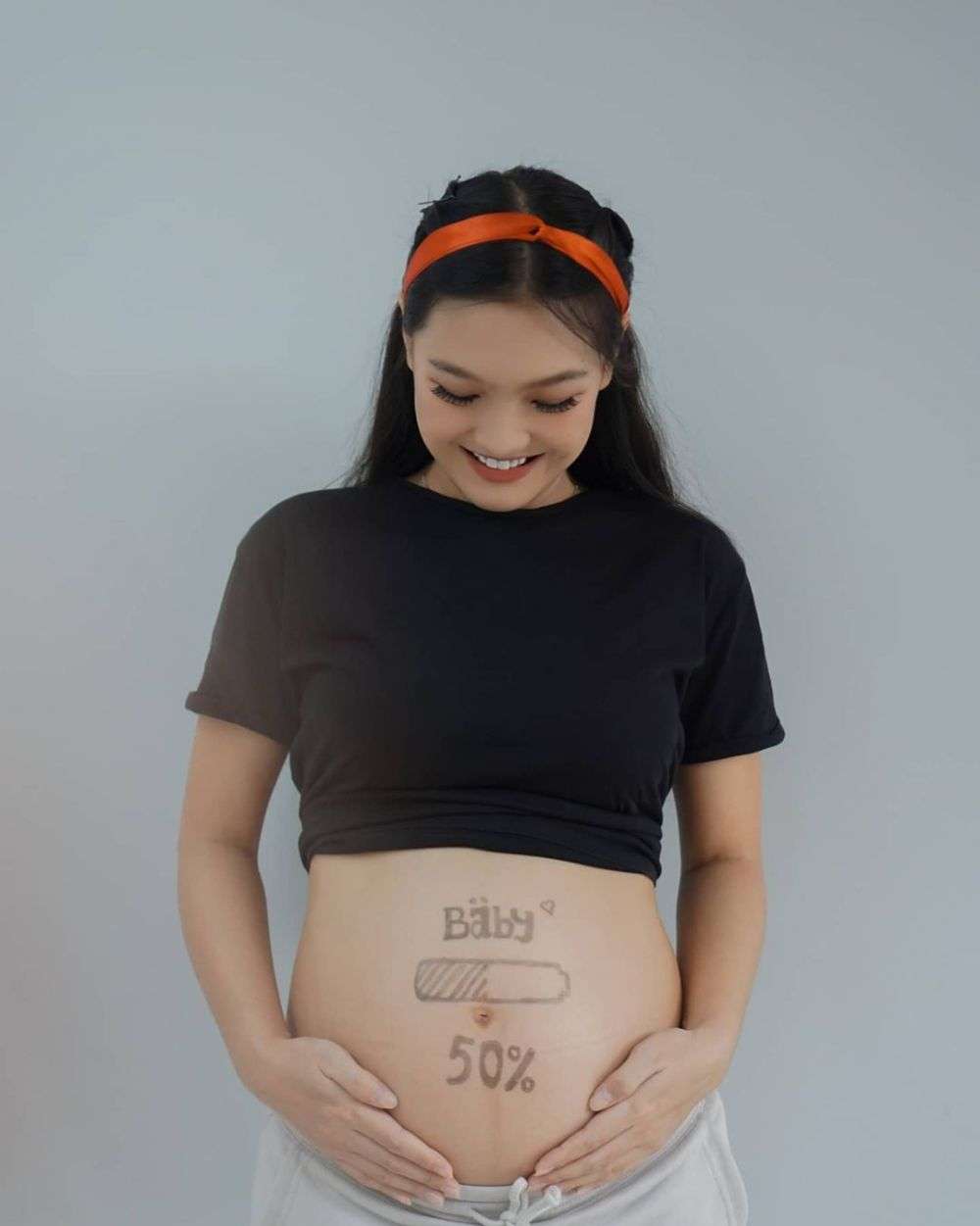 Potret baby bump Ana Riana, pemeran Rinjani di Tukang ojek Pengkolan