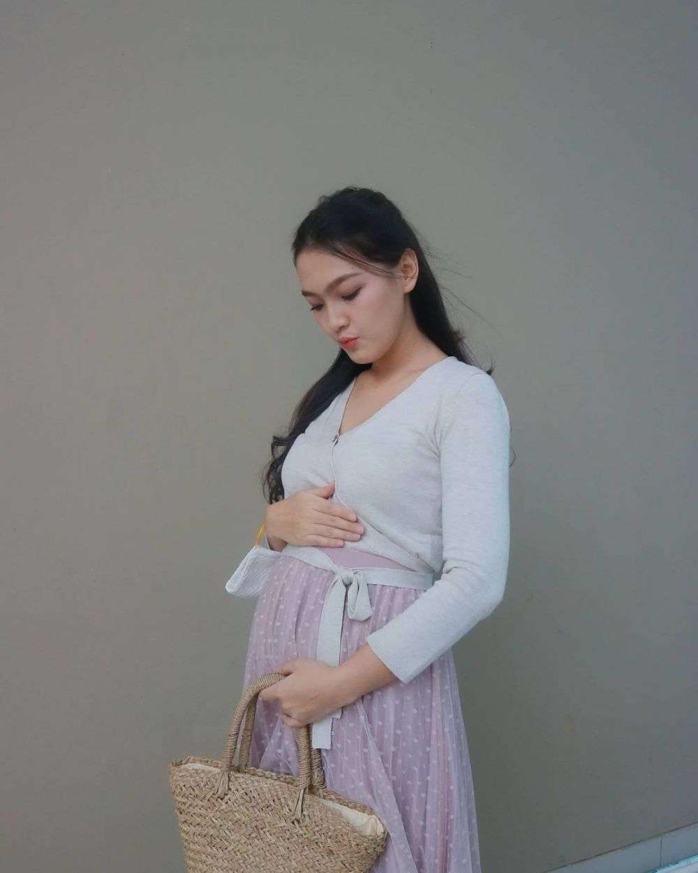 Potret baby bump Ana Riana, pemeran Rinjani di Tukang ojek Pengkolan