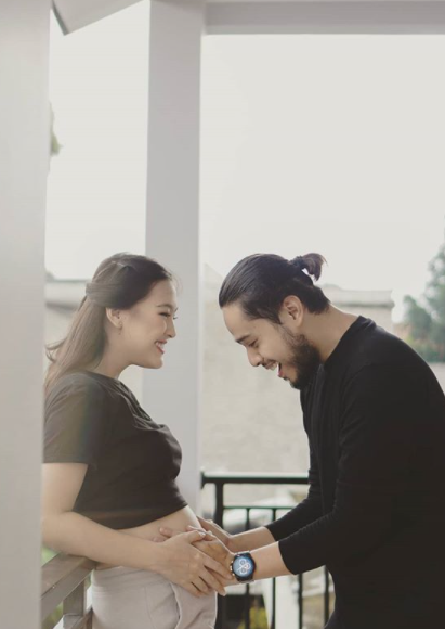 Potret baby bump Ana Riana, pemeran Rinjani di Tukang ojek Pengkolan