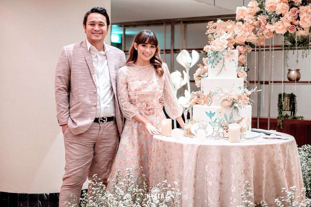 Gilang Dirga dan istri