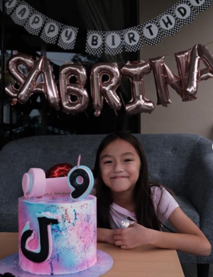 Potret Sabrina, anak Darius dan Donna Agnesia yang jadi atlet senam