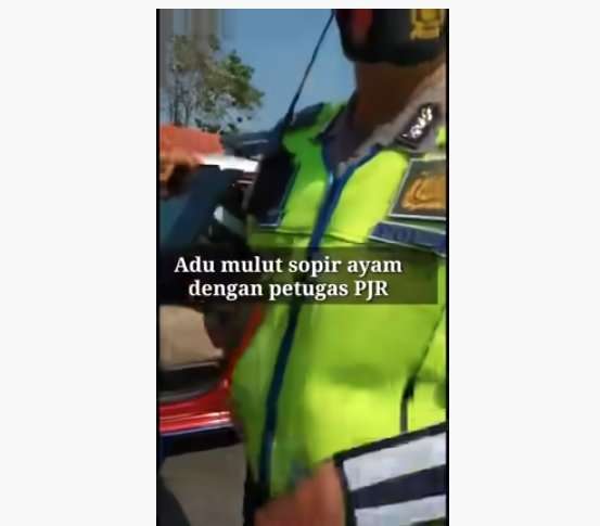 Adu Mulut Sopir Truk dan Polisi