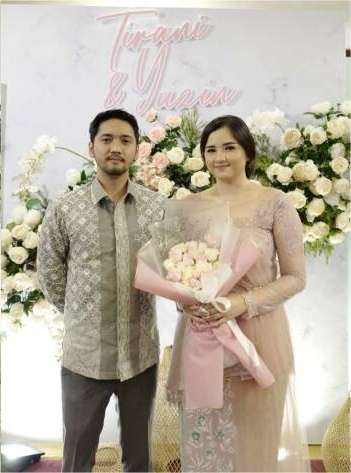 Tirani Dwitasari lamaran