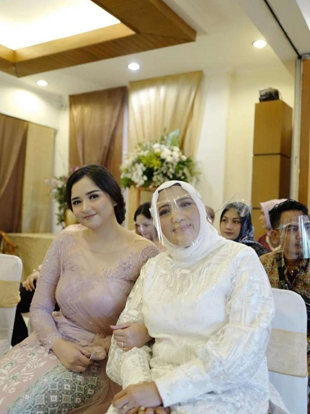 Tirani Dwitasari lamaran