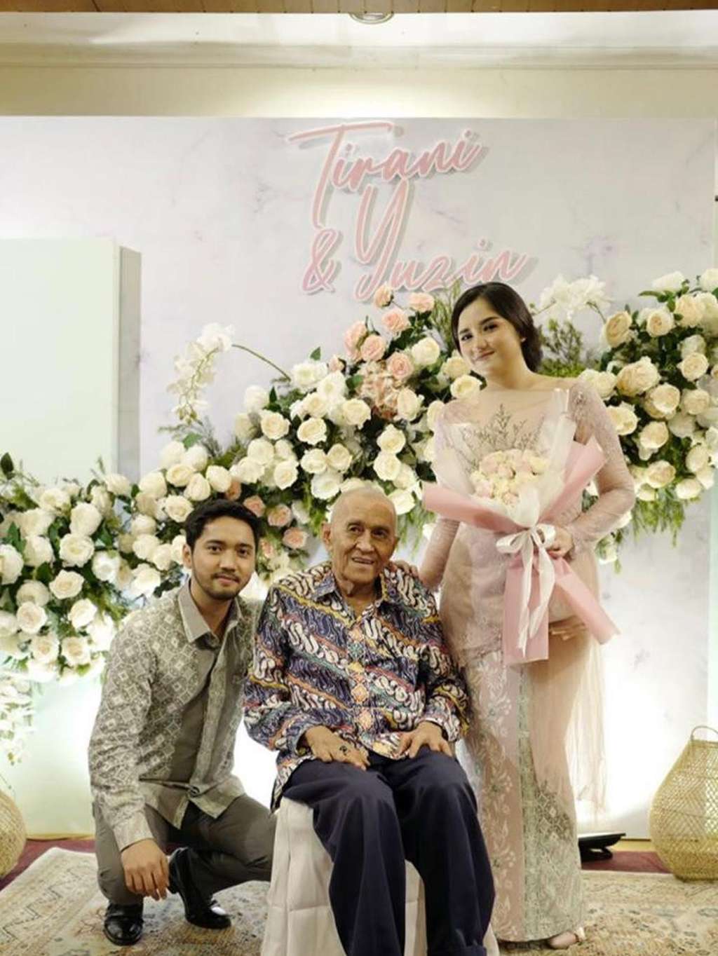 Tirani Dwitasari lamaran