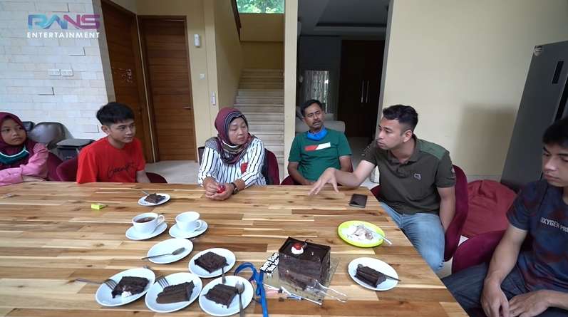 Kakak Dimas Ramadhan kembaran Raffi Ahmad