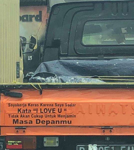 Masa depan rumah tangga tak akan cukup hanya dengan kata 'Aku cinta kamu'.
