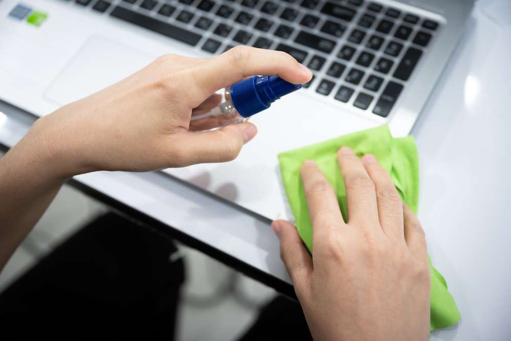 Bakteri Ada di Mana-Mana Termasuk Lingkungan Kerja, Yuk Lindungi Diri!