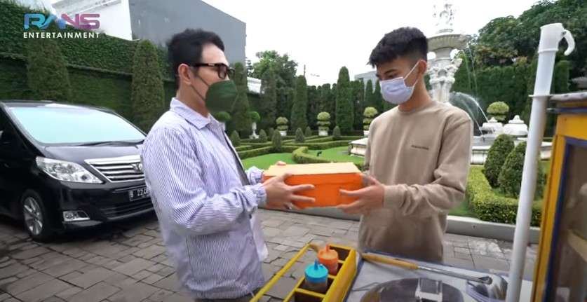 Dimas dikasih sepatu mahal Dimas dikasih sepatu mahal