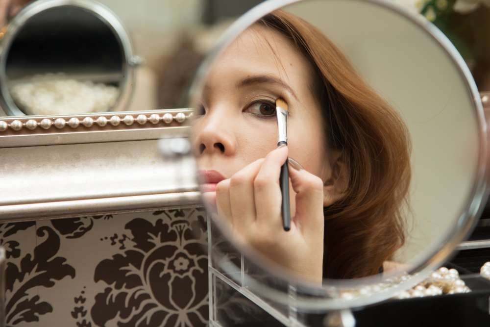 Memakai Makeup