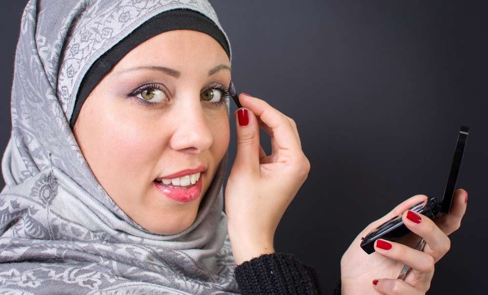 Memakai Makeup