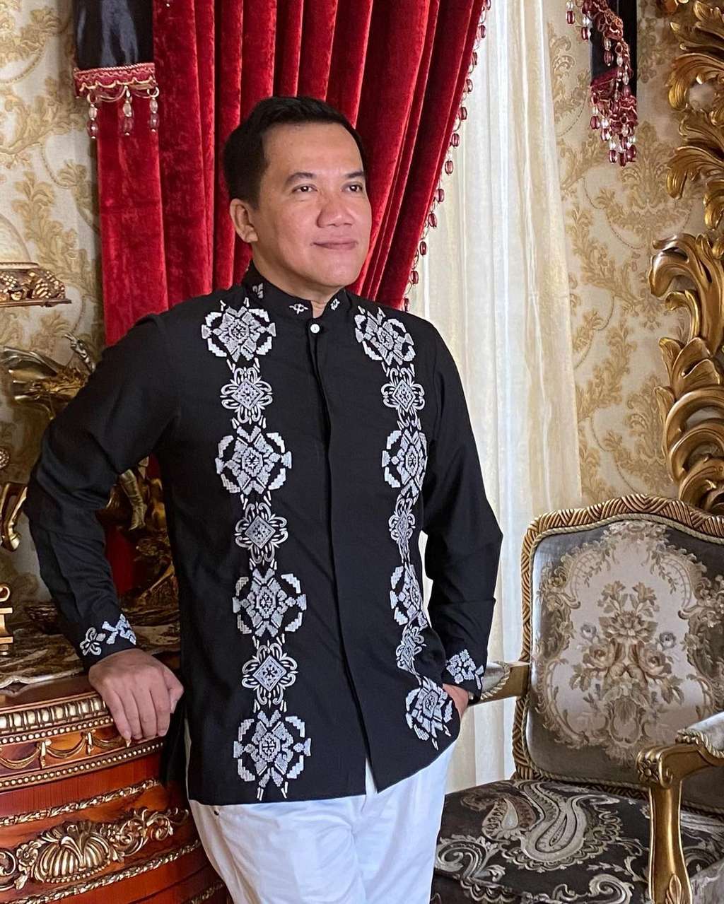 HM Fitno Crazy Rich Pondok Indah HM Fitno Crazy Rich Pondok Indah