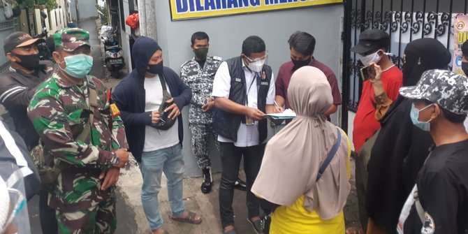 Polisi Antarkan Surat Pemanggilan HRS