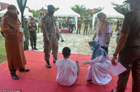 Hukum Cambuk di Aceh