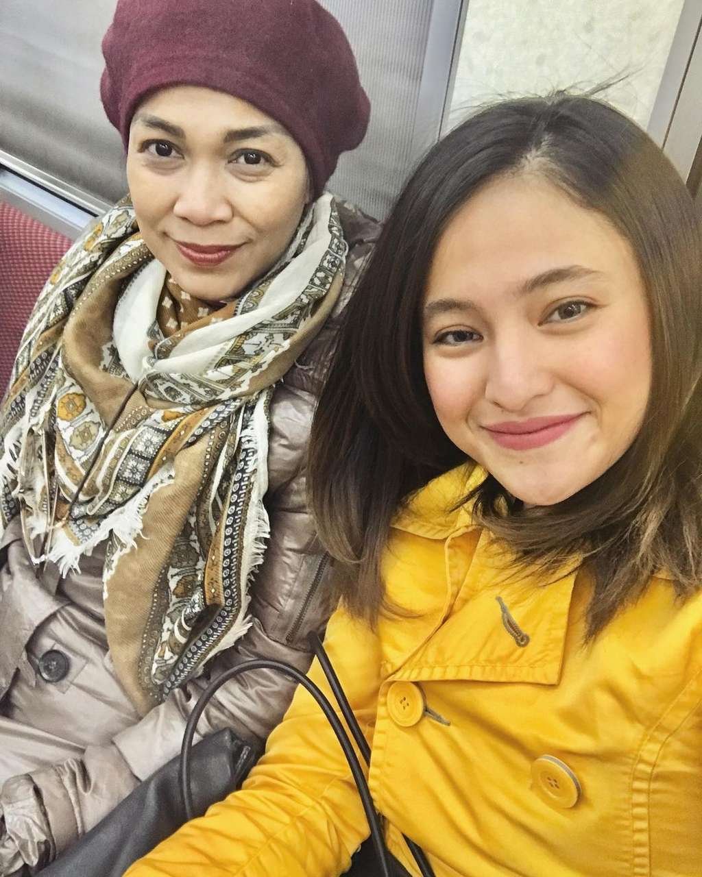 Seleb pernah berselisih dengan ibu kandung