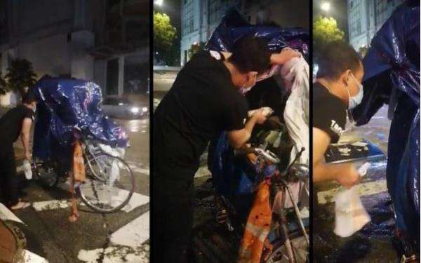 Kakek jadikan becak sebagai rumah.