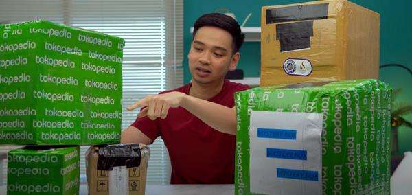 Berbagai ukuran mystery box yang dibelinya senilai Rp5 juta.