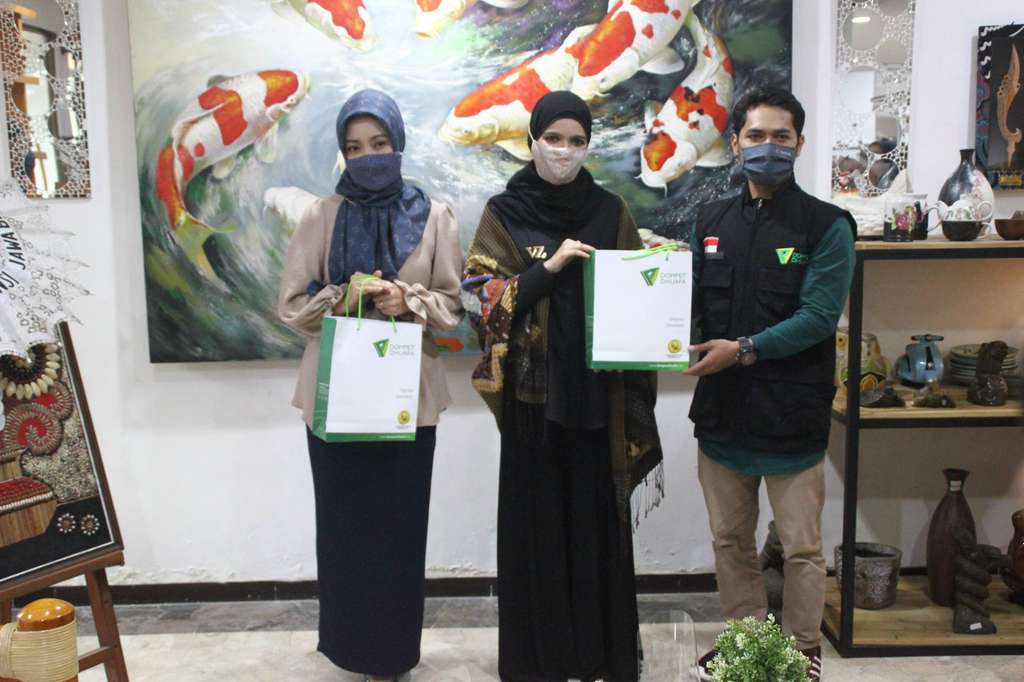 Pembagian Masker