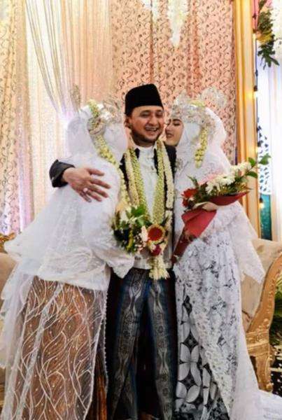 Pernikahan viral ini menyimpan kisah sedih.