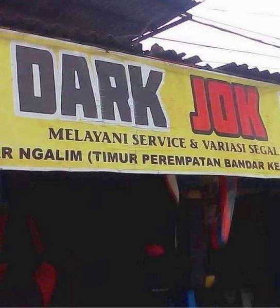 Kok bisa sinkron sama bahasa Inggris, Dark Joke.