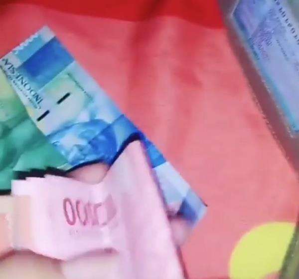 Tercyduk istri nyelipin lembaran Rp100 ribu di dompet
