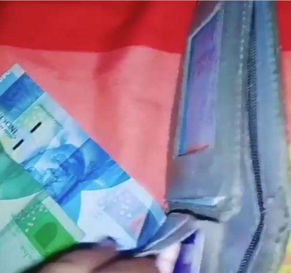 Razia dompet suami yang sedang pergi ke gym.