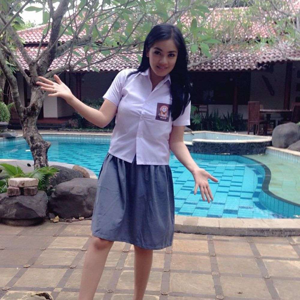Seleb gunakan seragam SMA
