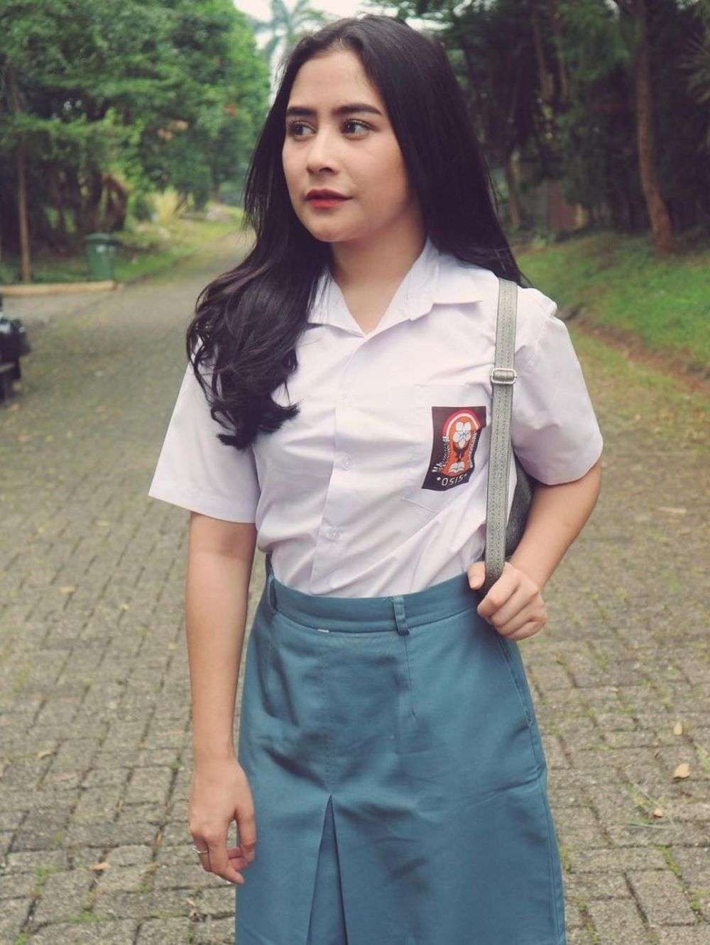 Seleb gunakan seragam SMA