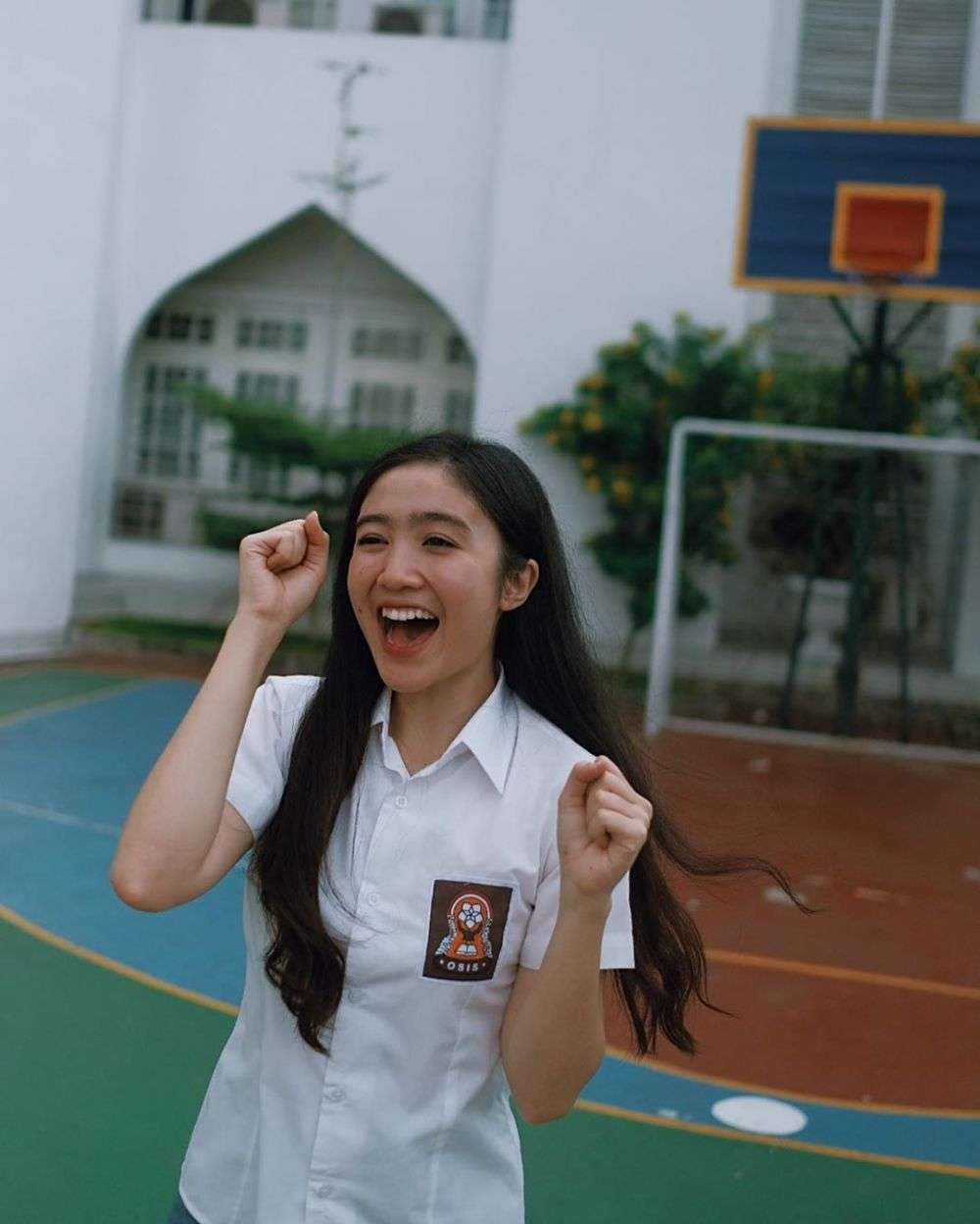 Seleb gunakan seragam SMA