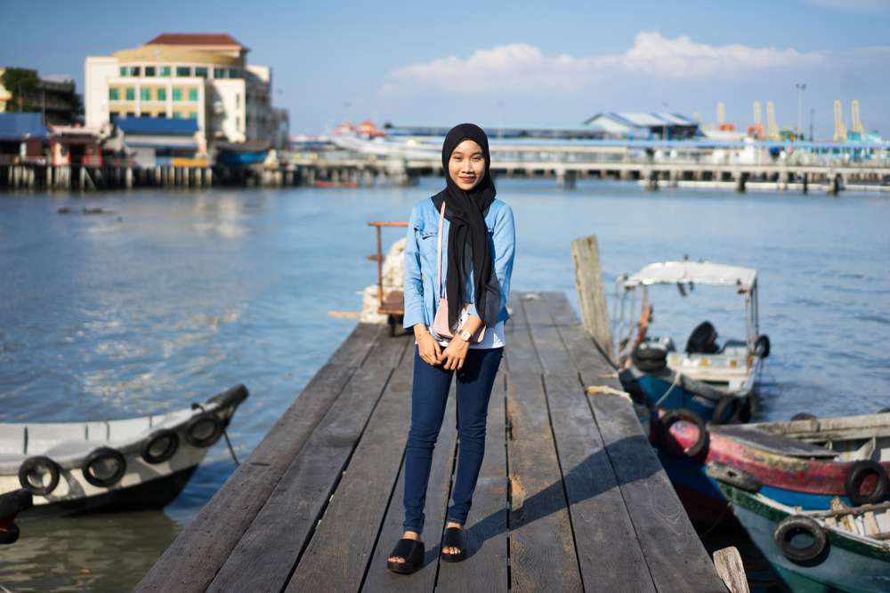 Memakai Celana Jeans