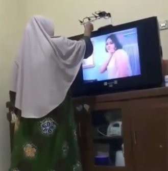 aksi emak-emak